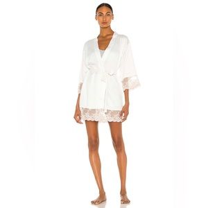 Flora Nikrooz Rosa Kimono in Ivory